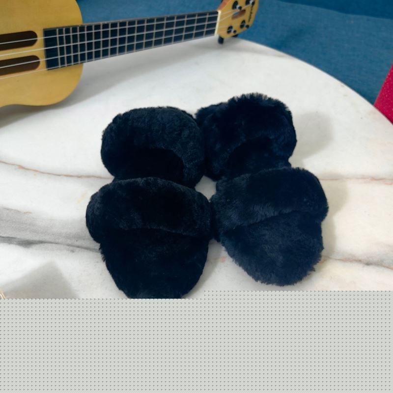 Y*L slippers